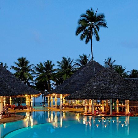 Neptune Village Beach Resort & Spa Galu Exterior photo