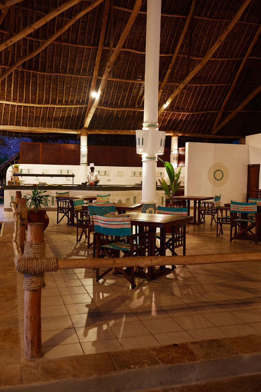 Neptune Village Beach Resort & Spa Galu Exterior photo