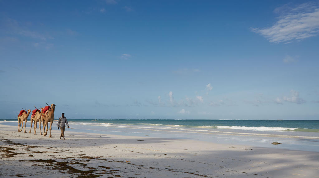 Neptune Village Beach Resort & Spa Galu Exterior photo