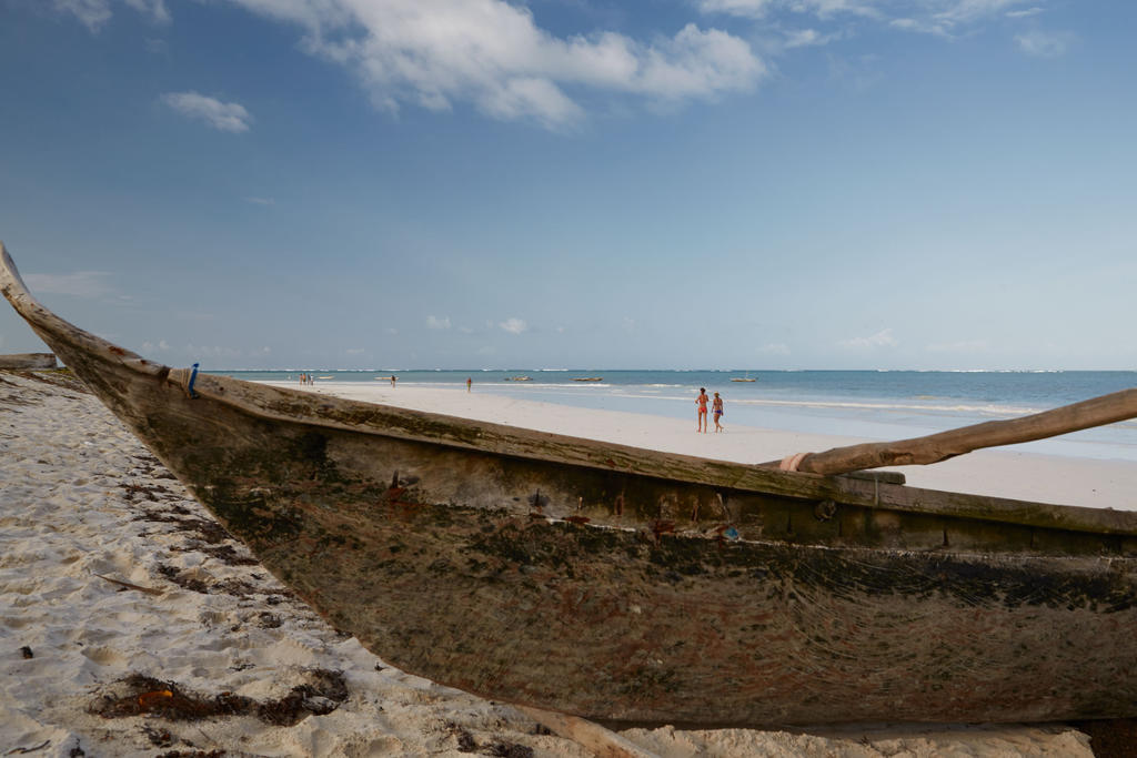 Neptune Village Beach Resort & Spa Galu Exterior photo