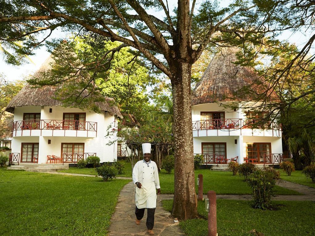 Neptune Village Beach Resort & Spa Galu Exterior photo